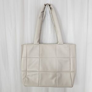 Reclaimed Vintage Vegan Leather Cream Quilted Tote Bag
